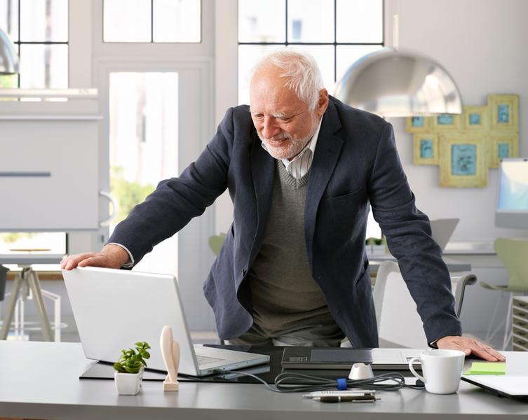 Senior care preferă să lucreze dincolo de varsta de pensionare, Foto: Dreamstime.com / Nyul