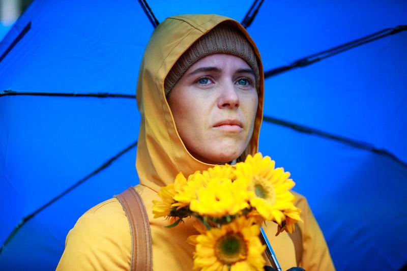 Femeie la un miting de sustinere a Ucrainei, Foto: Kena Betancur / AFP / Profimedia