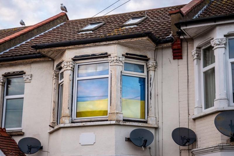 Steagul Ucrainei la fereastra unei locuințe din Marea Britanie, Foto: Avpics / Alamy / Alamy / Profimedia