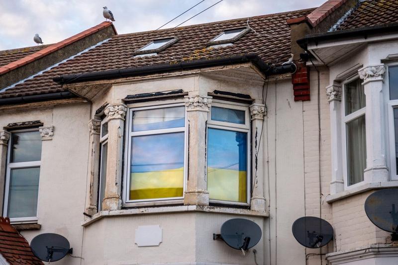 Steagul Ucrainei la fereastra unei locuințe din Marea Britanie, Foto: Avpics / Alamy / Alamy / Profimedia
