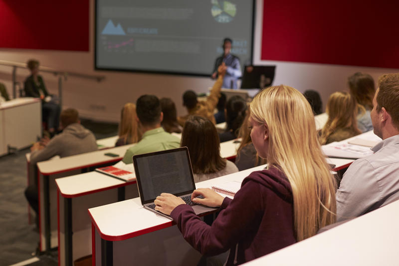 Studenti in sala de curs, Foto: DreamsTime