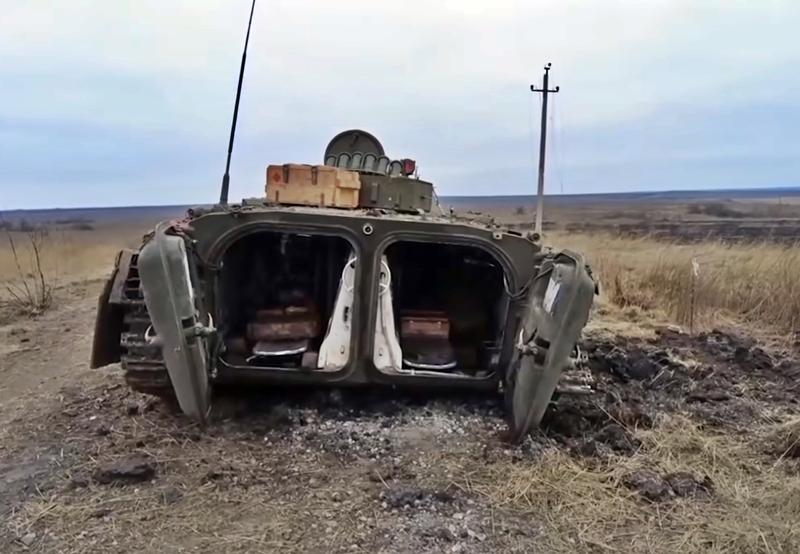 Blindat ucrainean distrus de catre rusi, Foto: Captura YouTube