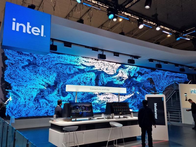 Standul Intel la Mobile World Congress, Foto: Vlad Barza / HotNews.ro
