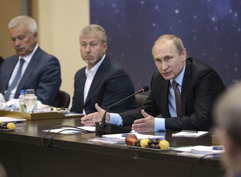 Vladimir Putin alaturi de Roman Abramovich, Foto: Kommersant Photo Agency / ddp USA / Profimedia