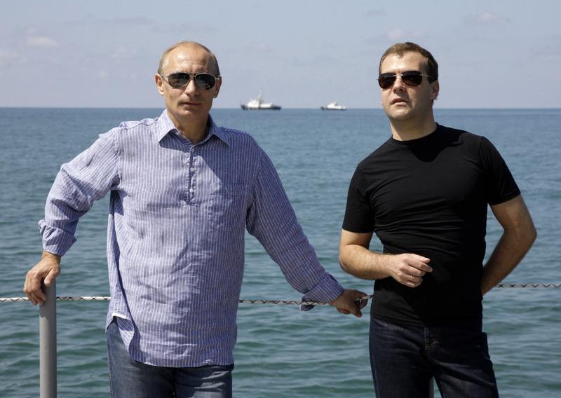 Vladimir Putin si Dmitri Medvedev in vizita in Crimeea in urma cu mai multi ani, Foto: Dmitry Astakhov / AFP / Profimedia Images