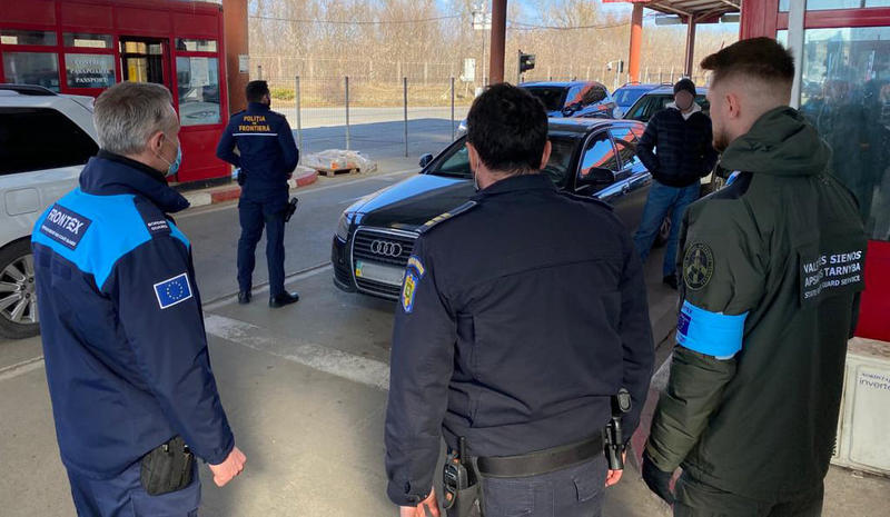 Agenţi Frontex și polițiști de frontieră români, la granița dintre România și Republica Moldova, Foto: Facebook/ Frontex, the European Border and Coast Guard Agency