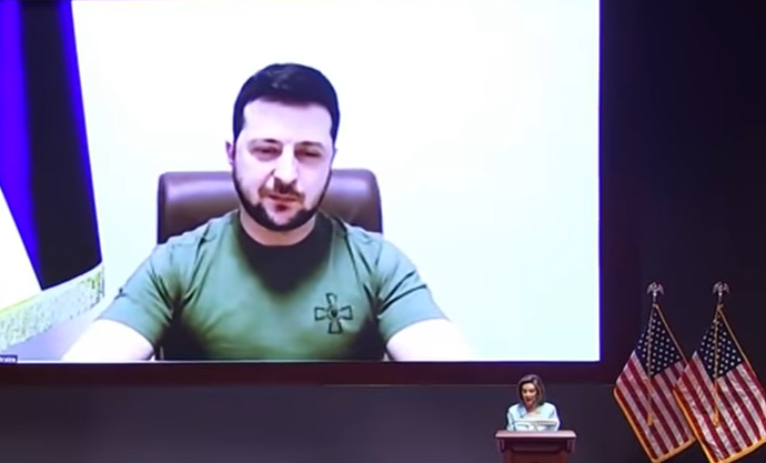 Cruce pe tricoul lui Zelenski, Foto: Captura YouTube