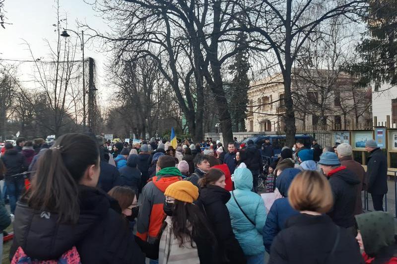 Protest în fața Ambasadei Rusiei, Foto: Hotnews