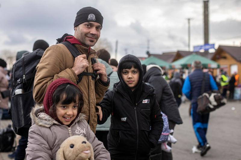 Ajmal Rahmani si copiii sai, Foto: Wojtek RADWANSKI / AFP / Profimedia Images