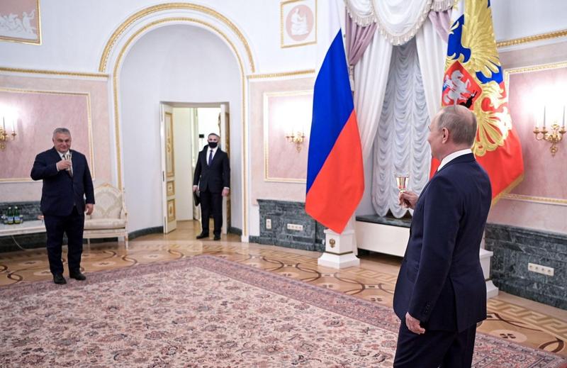 Zelenski propune trei locații pentru întâlnirea cu Putin