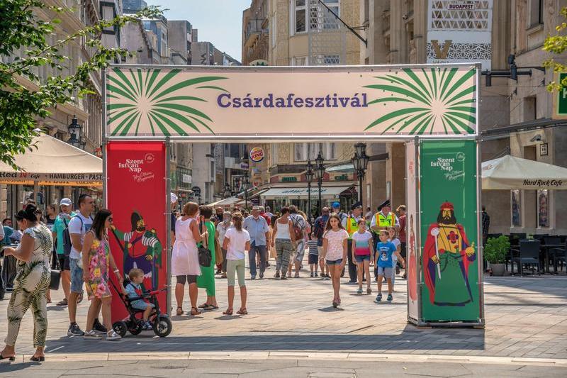 Strada din centrul vechi al Budapestei, Foto: Cavan Images / Alamy / Profimedia Images