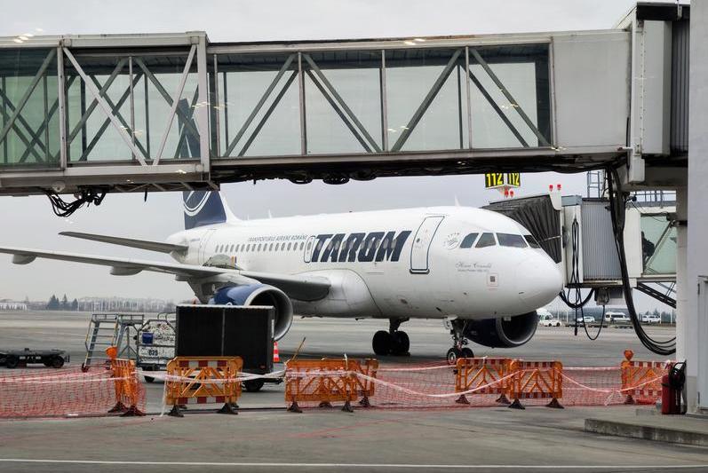 Avion Tarom, Foto: HotNews.ro / Victor Cozmei