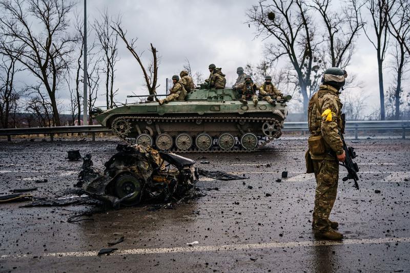 Militari ucraineni, după o luptă cu soldatii ruși la vest de Kiev, Foto: MARCUS YAM/LOS ANGELES TIMES / Shutterstock Editorial / Profimedia