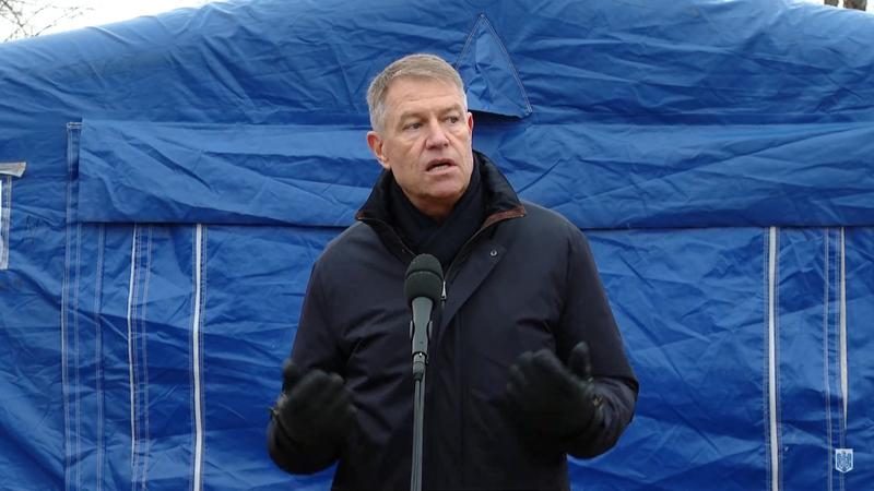 Klaus Iohannis, in vizita la tabara de refugiati de la Vama Siret, Foto: Captura video