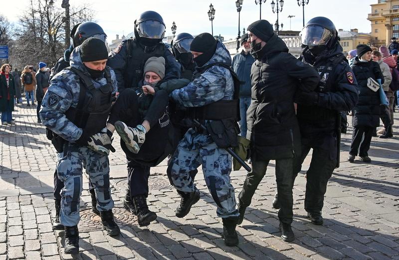 Protestatar retinut la Moscova, Foto: Evgeny Odinokov / Sputnik / Profimedia