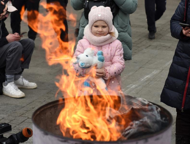 Copil in gara din Liov, Foto: Yuriy Dyachyshyn / AFP / Profimedia Images