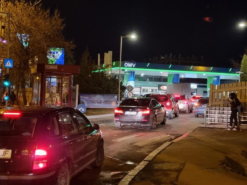 Coada la o benzinarie, Foto: Hotnews