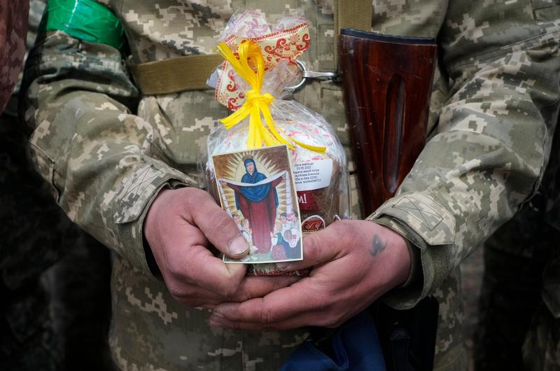 Soldat ucrainean și Paștele Ortodox, Foto: Efrem Lukatsky / AP - The Associated Press / Profimedia