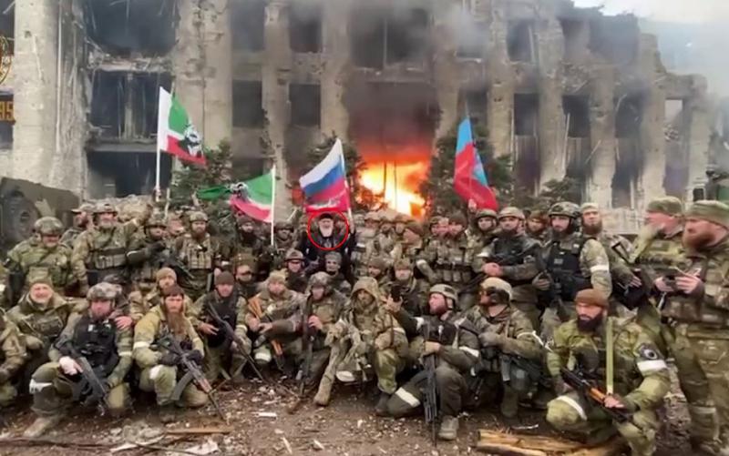Adam Delimkhanov alaturi de luptatori ceceni in Mariupol, Foto: Telegram