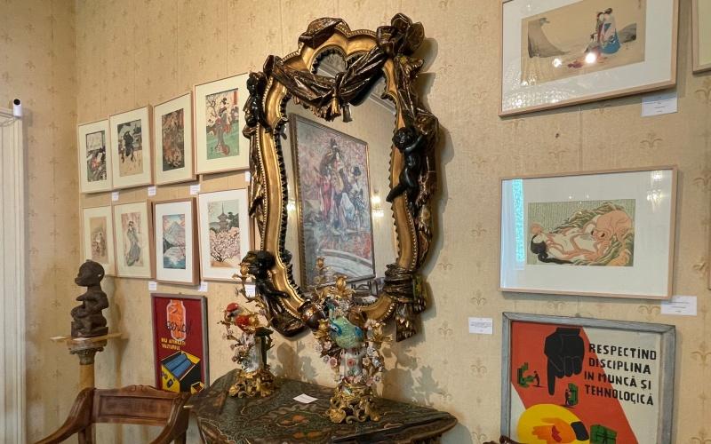 Expoziția Vechi și Nou - Licitația de Artă Decorativă, inclusiv o colecție de scaune, Foto: Artmark