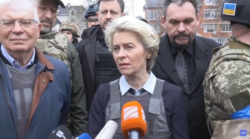 Ursula von der Leyen și Josep Borrell, la Bucha, Foto: Captura YouTube