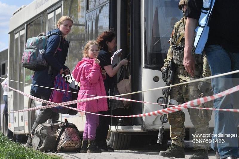 locuitori ai Mariupolului evacuati , Foto: Alexey Kudenko / Sputnik / Profimedia