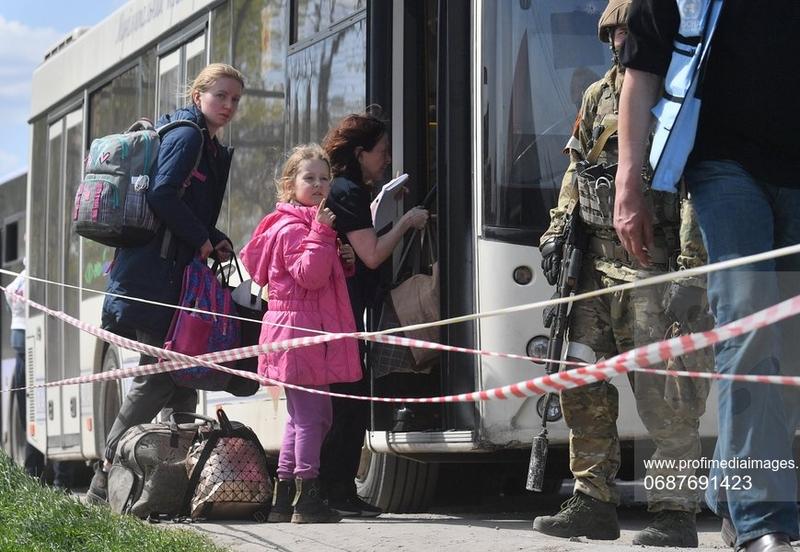 locuitori ai Mariupolului evacuati , Foto: Alexey Kudenko / Sputnik / Profimedia