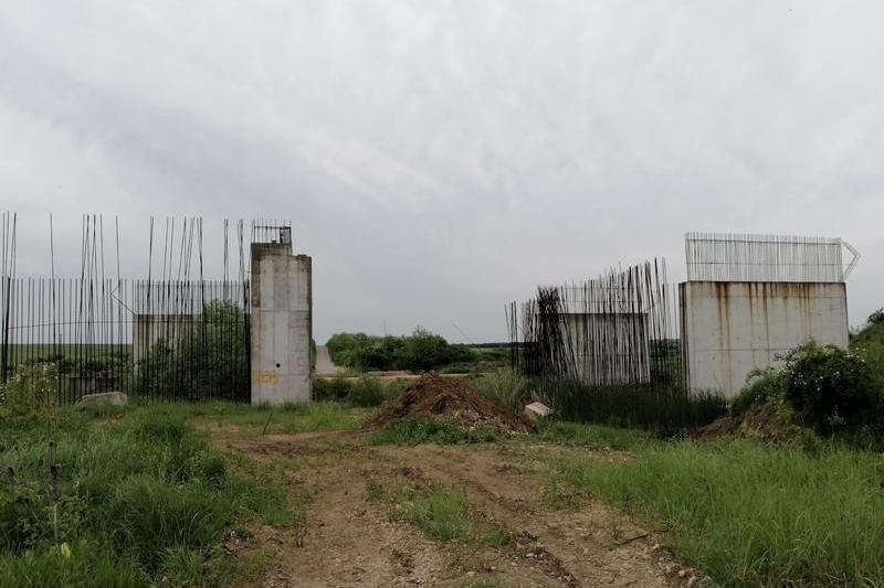 Lucrări abandonate pe tronsonul de autostradă Biharia - Chribiș, Foto: Facebook / Sorin Grindeanu