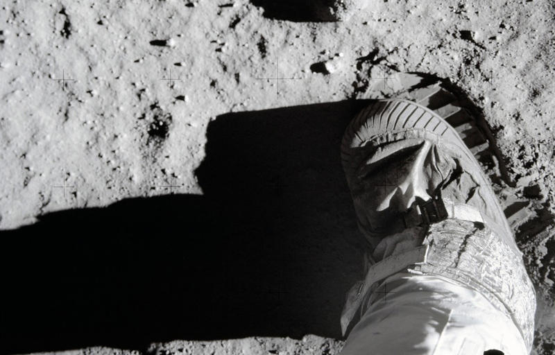 Faimoasa urma lasata de astronautul Buzz Aldrin pe suprafata Lunii in timpul misiunii Apollo 11 , Foto: NASA / Sciencephoto / Profimedia Images