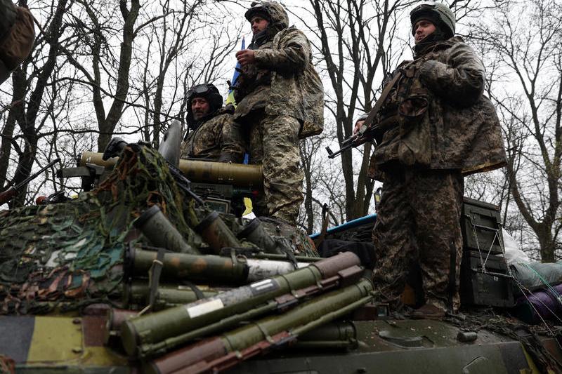 soldati ucraineni in Izium, nu departe de linia frontului cu rusii, Foto: Anatolii STEPANOV / AFP / Profimedia