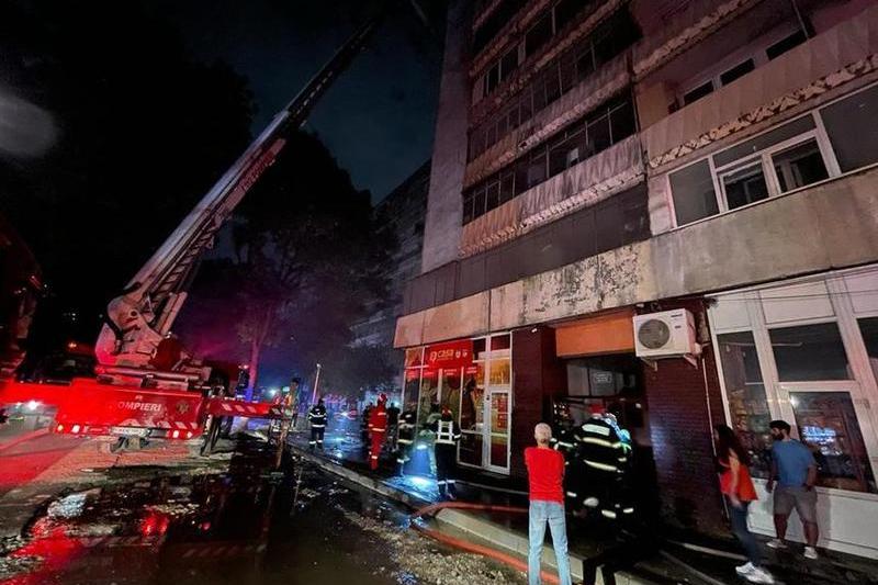 incendiu la un bloc din Capitala, Foto: ISU Bucuresti-Ilfov