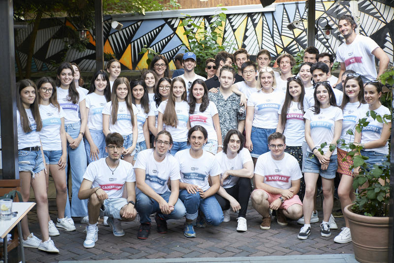 evenimente LIVE pentru elevii de liceu și părinții lor organizate de Upgrade Education, Foto: Upgrade Education