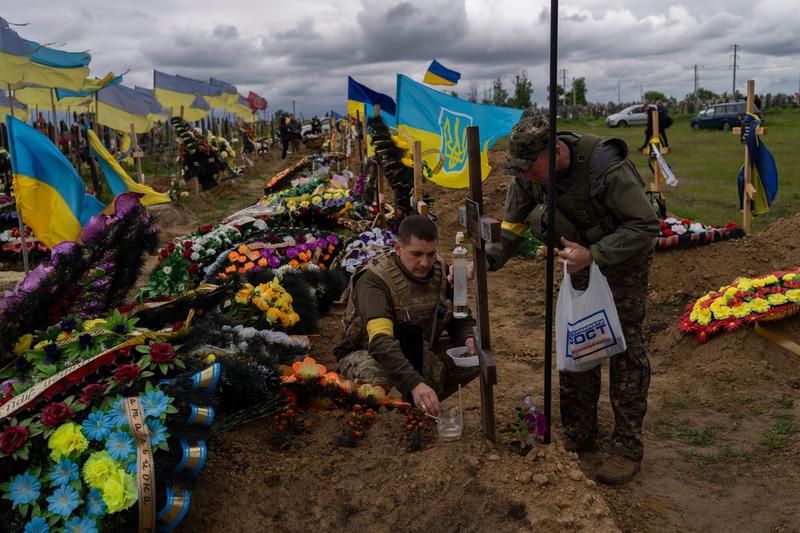 Cimitir al victimelor războiului în Harkov, Foto: Bernat Armangue / AP - The Associated Press / Profimedia Images