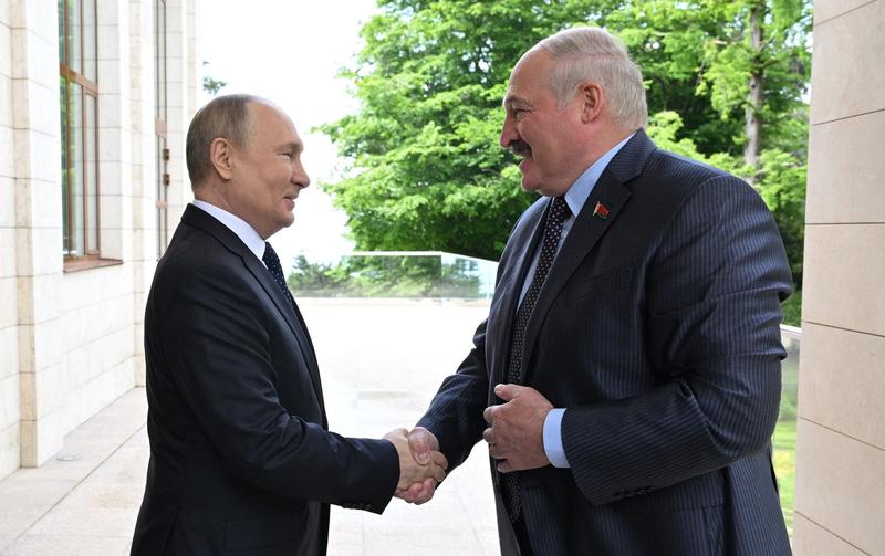 Presedintele rus Vladimir Putin s-a întâlnit cu omologul său din Belarus, Aleksandr Lukasenko, la Soci, Foto: Ramil Sitdikov / AFP / Profimedia