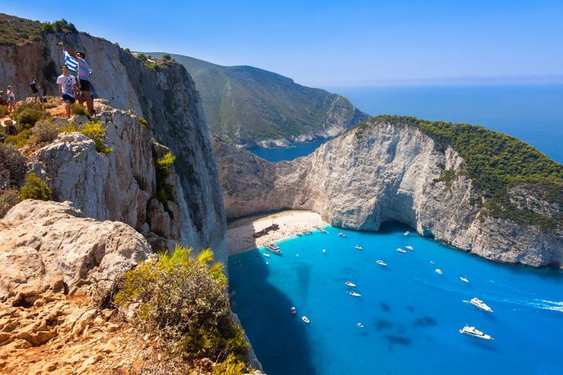 Plaja Navagio din Insula Zakynthos, Grecia, vedere de sus, Foto: Dreamstime.com