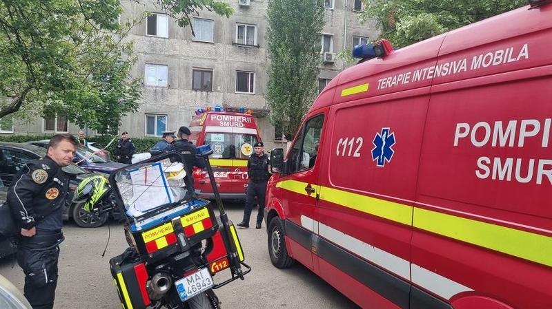 Tragedie in Timișoara: O femeie s-a aruncat cu cei doi copii ai săi de pe un bloc, Foto: ISU Timis