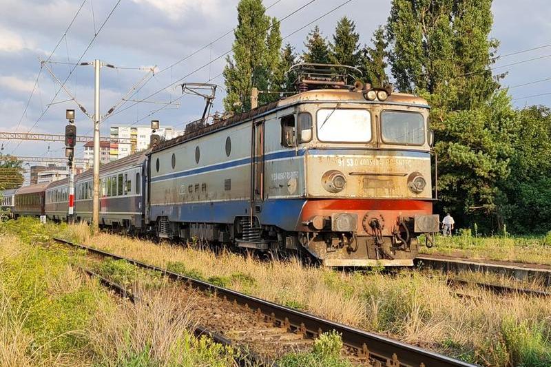 Tren al CFR Calatori, Foto: Vlad Barza / HotNews.ro