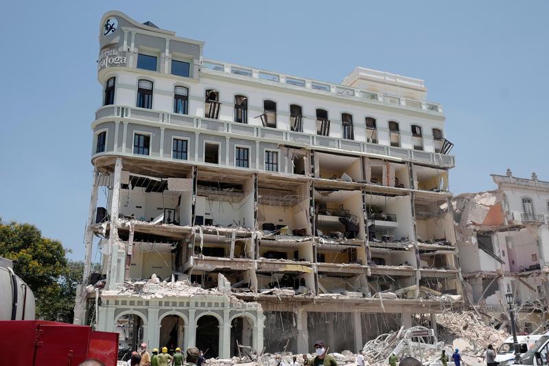 O explozie puternică a distrus parţial hotelul de 5 stele Saratoga din centrul Havanei, Foto: Adalberto Roque / AFP / Profimedia Images