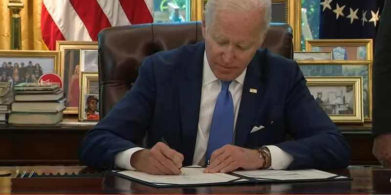 Biden semneaza lege de asistenta militara pentru Ucraina, Foto: Captura YouTube