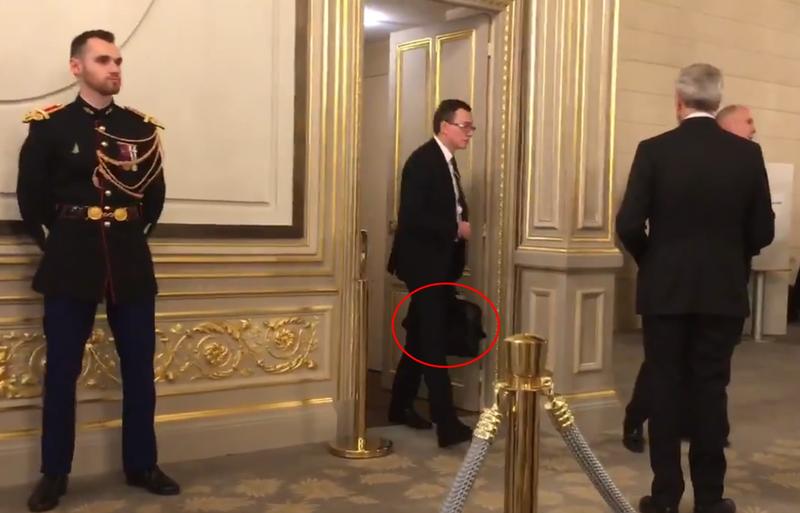 Unul dintre bodyguarzii care îl însoteste pe Vladimir Putin la baie, Foto: Captura video