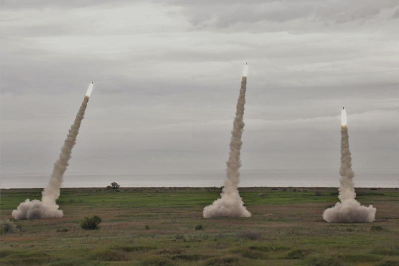 Lansarea de rachete HIMARS, Foto: MApN