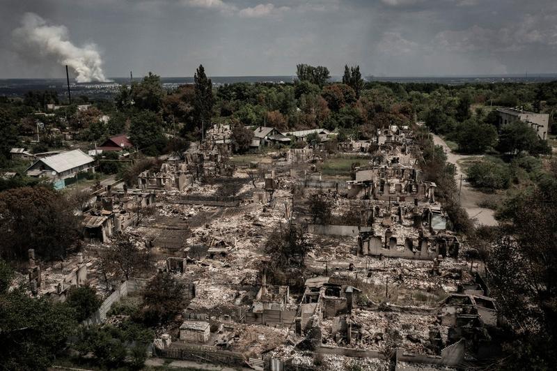 Urmările luptelor într-un sat din estul Ucrainei, Foto: ARIS MESSINIS / AFP / Profimedia