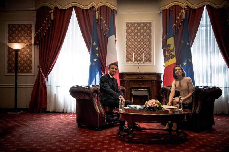 Președintele francez Emmanuel Macron a fost primit de președintele moldovean Maia Sandu, Foto: Messyasz Nicolas/Pool/ABACA / Abaca Press / Profimedia