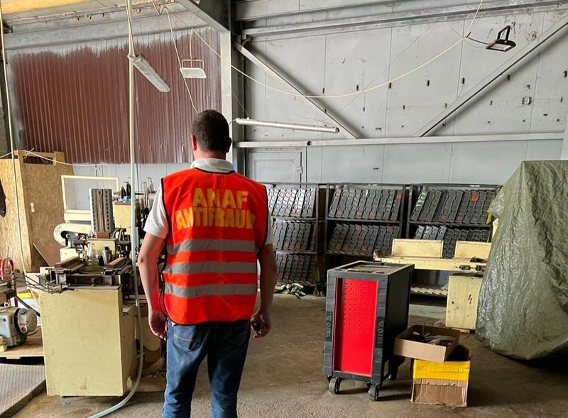 Fabrica clandestina de tigari in Buzau, Foto: ANAF