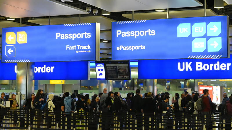 Controlul de frontieră la aeroport, Foto: DreamsTime