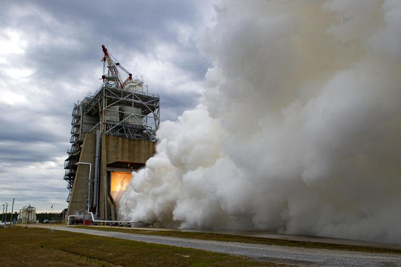 Testul unuo motor al rachetei SLS, Foto: NASA