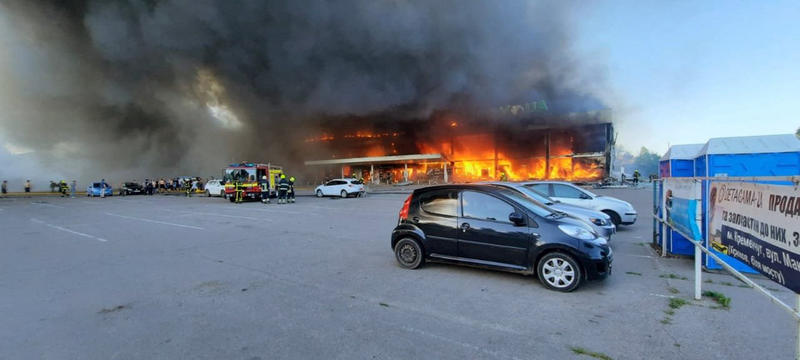 Rachete rusești au lovit un mall din orașul Kremenciuk, Foto: Profimedia Images