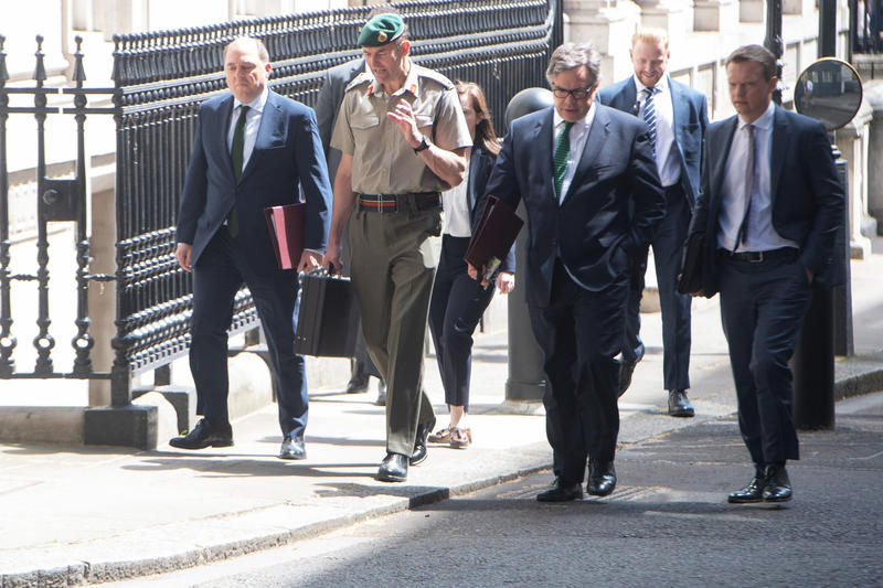 Generalul Patrick Sanders (centru-stanga), Foto: Profimedia Images