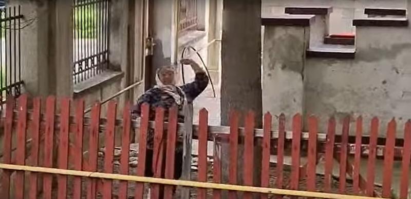 Membrii asociației Logs din Timișoara au fost amenințați și atacați de vecini, Foto: Captura video Youtube - Tion