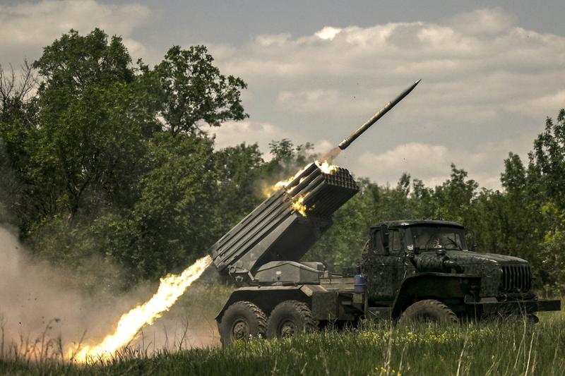 Lansator de rachete al ucrainenilor care trage asupra pozițiilor rusești, Foto: ARIS MESSINIS / AFP / Profimedia